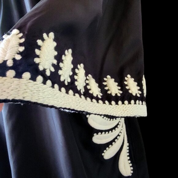 Silk Black & White Embroidered Tunic Dress With 3/4 Sleeves Size XL - Picture 3 of 13